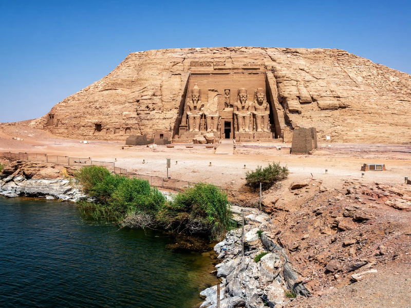 Nofretari und der kleine Tempel von Abu Simbel: Eine Liebesgeschichte in Stein